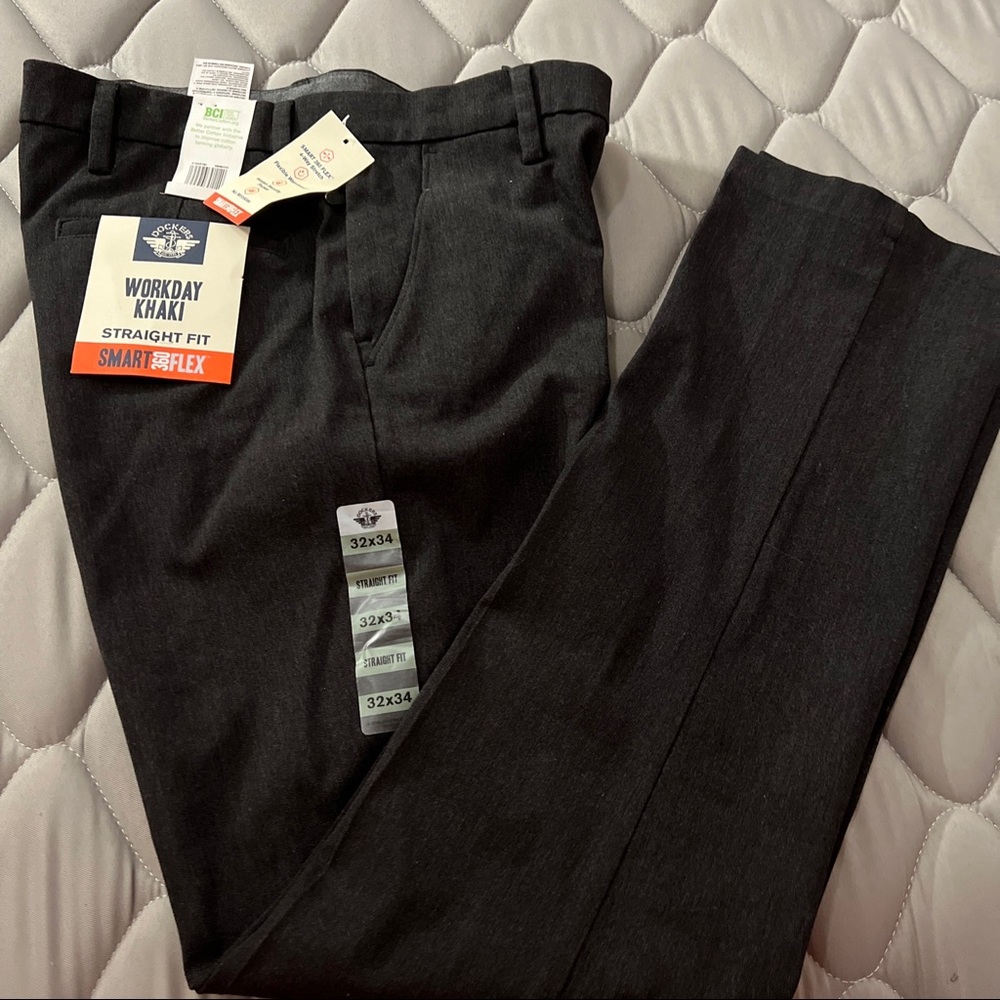 Dockers Men's Size 32X34 Straight Fit Workday Khaki Smart 360 Flex Pants Black